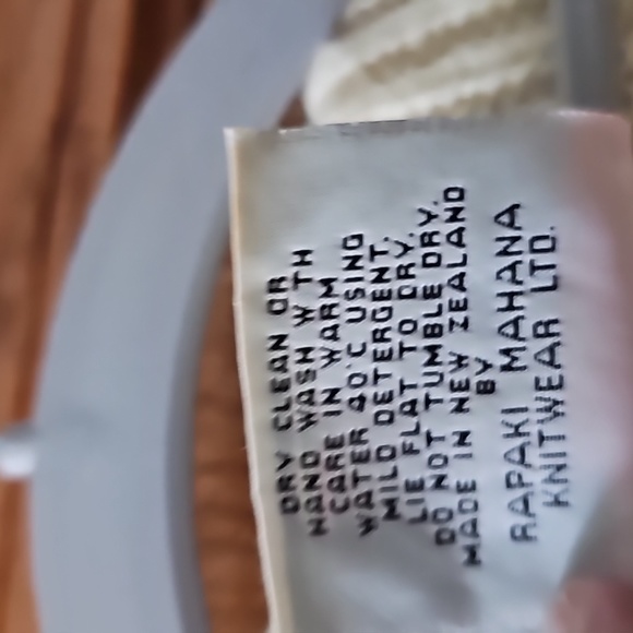 Vintage Aran wool handknit Rapaki Mahana sweater, made in New Zealand - Picture 8 of 15